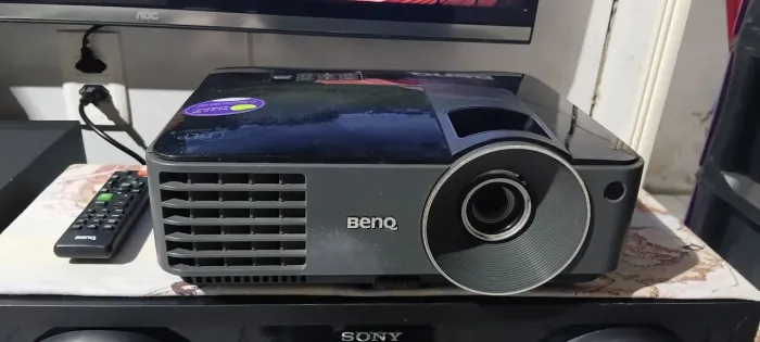 Projetor Benq em Bom Estado de Conservação. 