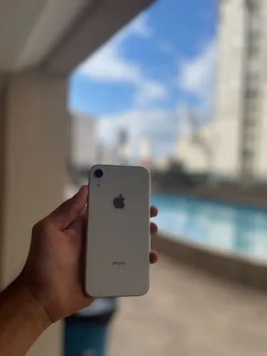 iPhone XR 64gb seminovo