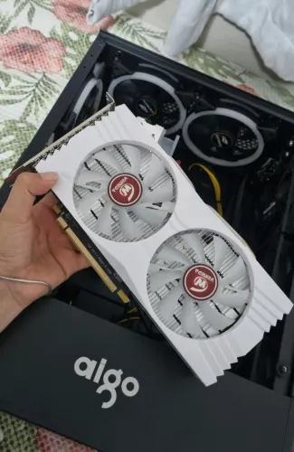Placa de vídeo AMD RX580 de 8gb GDDR5 com RBG