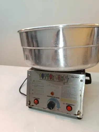 Máquina de algodão doce,em perfeito estado.$700 pegar próx ao shopping prêmio
