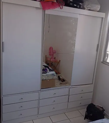 Vende-se guarda roupa