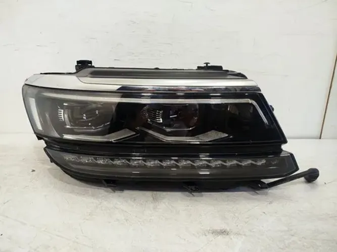 Farol Direito Vw Tiguan R-line 2018 A 2021 Original 26275