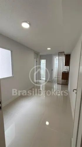 Apartamento à venda em Bonsucesso, RJ. 2 quartos, 40m², porcelanato, vaga, condomínio com