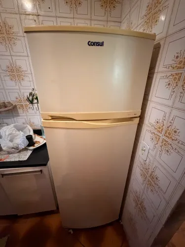 vendo geladeira não está funcionando 100%