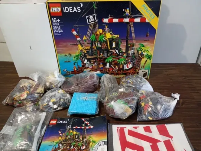 Lego 21322 Pirates of Barracuda Bay (Set de colecionador)