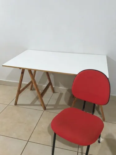 Mesa e cadeira para estudos