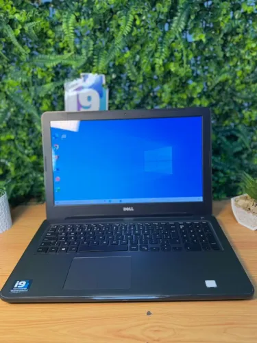 Notebook Dell Inspiron 5567   Processador: i7-7500U 2.7Ghz  8GB DDR4  256GB SSD 