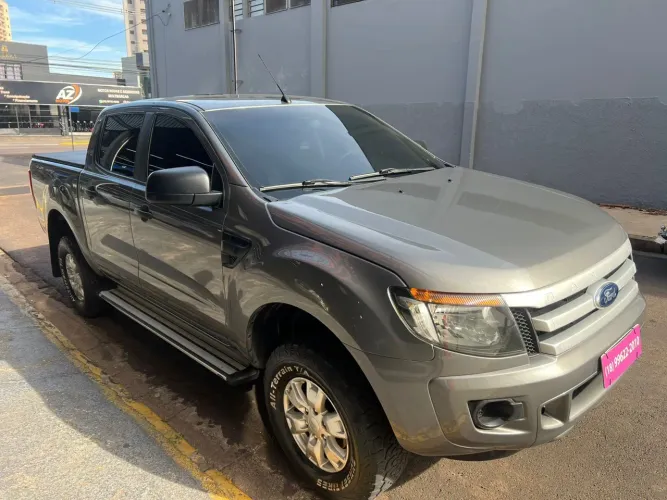 Ford Ranger XLS 2.5 16V 4X2 CD Flex 2013