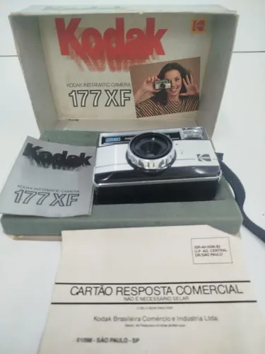 câmera fotográfica analógica vintage Kodak Instamatic 177 XF