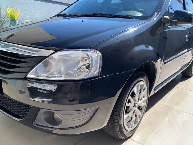 Renault Logan Expression Hi-flex 1.6 8V 4P 2013