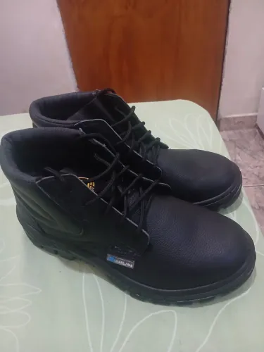 Bota de couro ? 41