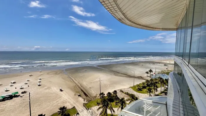 Apartamento à venda em Praia Grande no Maracanã, frente mar, 2 quartos, 1 vaga