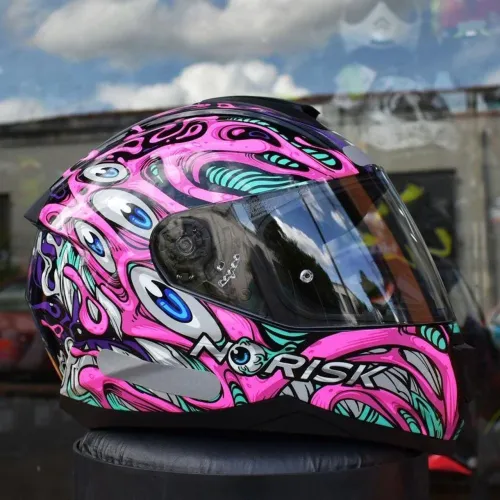 Capacete norisk parasite