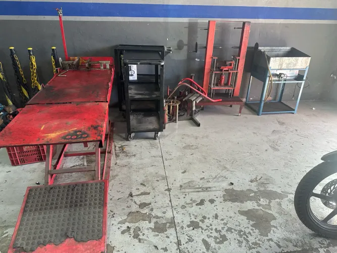 Vendo máquina de oficina de moto completo