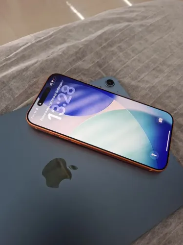 iPhone 17 pro max 256 giga<br>R$ 6.900 - bateria 100%<br><br>Contato: * (Felipe)