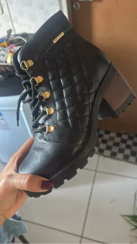 Bota de couro