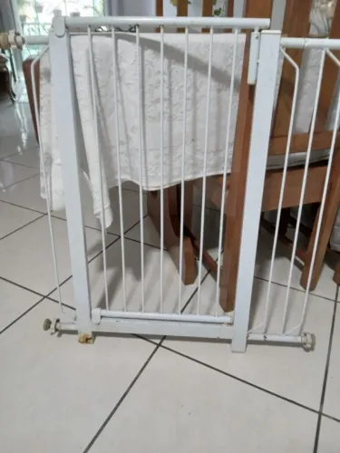  Portão de segurança branco para pets ou crianças