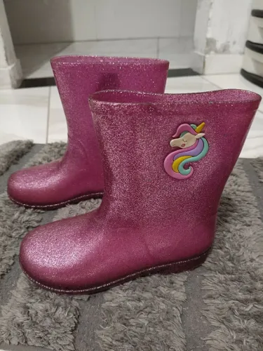 Bota galocha infantil Unicórnio ?com glitter. N31/32