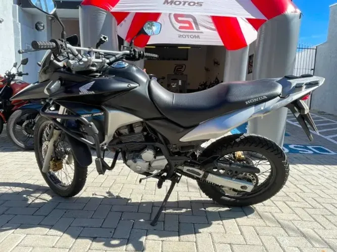 XRE 300 2015 ZERADA