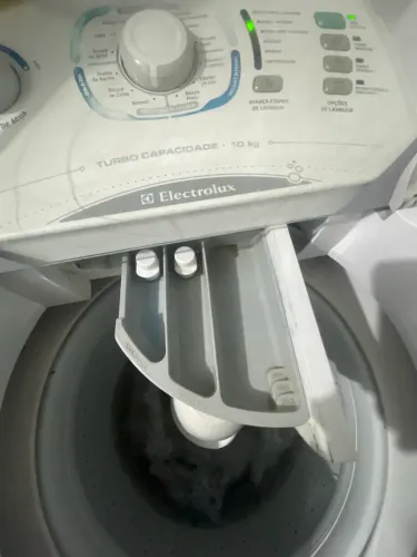 Vendo Máquina de Lavar Electrolux Turbo Capacidade de 10kg (Modelo LTC10)