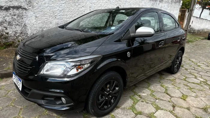 Chevrolet Onix Hatch Selecao 1.0 8V Flex Mec. 4P 2015