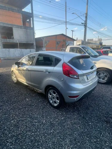 Ford Fiesta 1.6 16V Flex Aut. 5P 2016