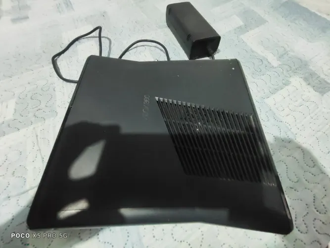 Vendo ou troco Xbox 360 S