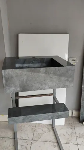 Pia esculpida de porcelanato com extensor 