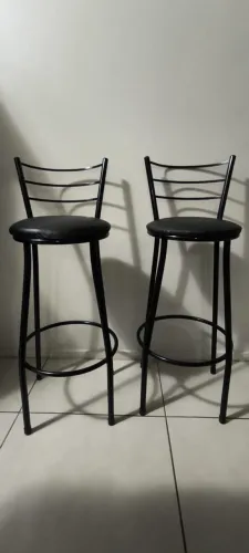 2 Banquetas Altas Pretas em Ótimo Estado