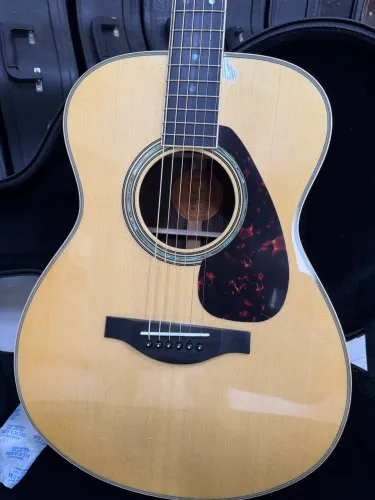 Violão Yamaha LS16