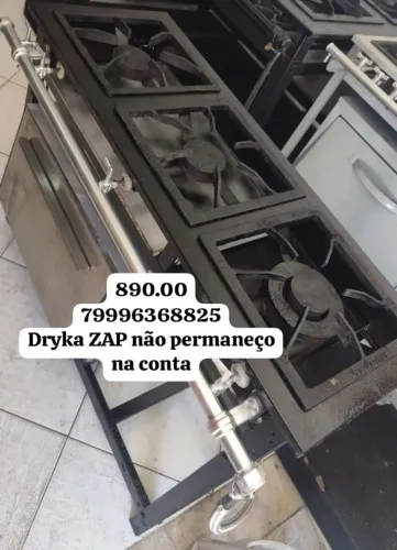 Fogão industrial com forno três bocas