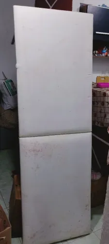 Maca de estética, ela é dobrável, na cor branca