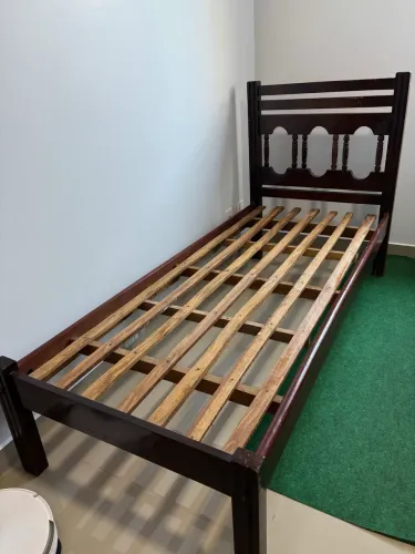Cama solteiro madeira com colchão