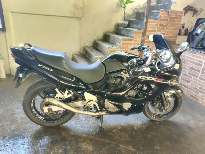 Suzuki GSX 750F