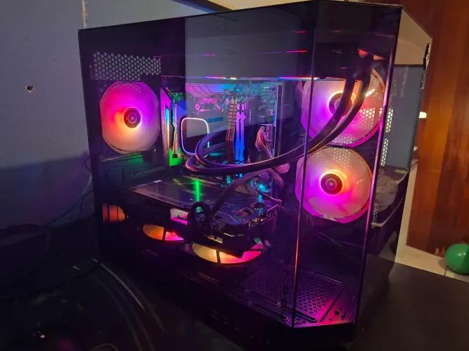 PC Gamer - Ryzen 7 5700x - RTX 3070 - 48GB RAM - Monitor AOC Destiny 240hz
