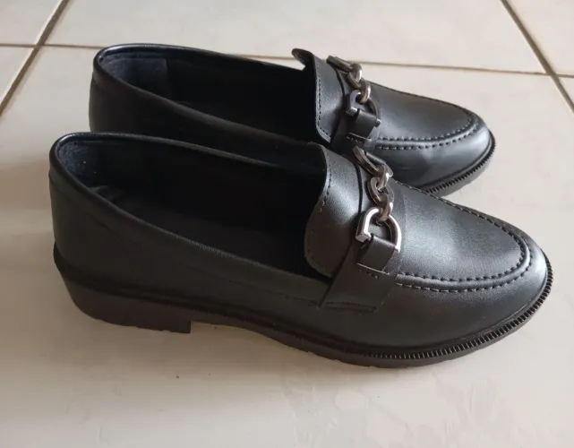 Bazar sapato feminino semi novo com apanas um uso