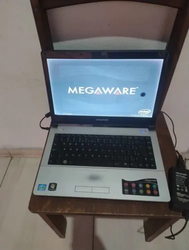 Notebook core i3 4gb ram pra consertar sem hd só funcionar na tomada.