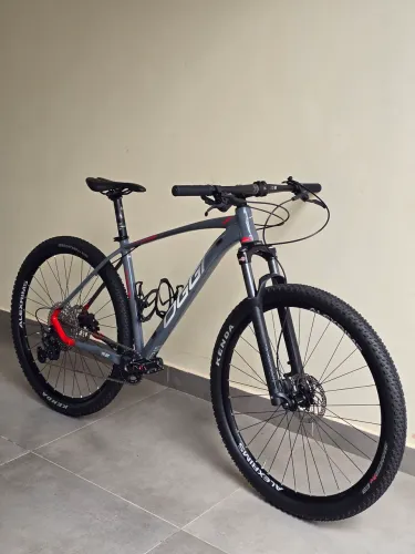 Bicicleta Oggi 7.2 2023 tamanho 19 kit Deore, estado de zera com nota fiscal.