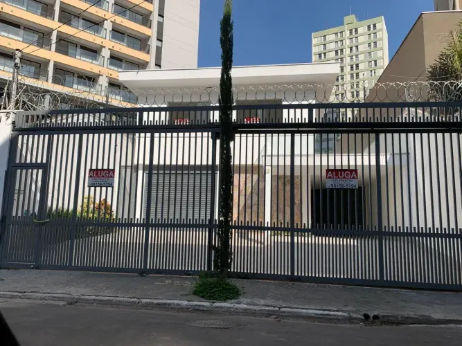 254m² (Área Construída) CASA COMERCIAL C/ 16 VAGAS DE GARAGEM