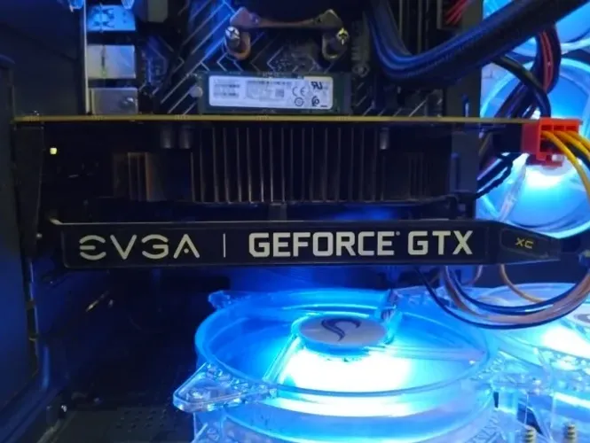 Placa de Vídeo  Nvidia GeForce GTX 1650 4gb