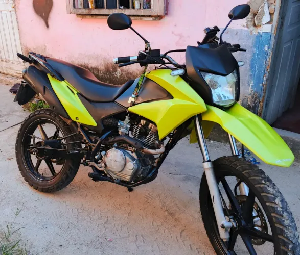 Vendo moto Bros150 versão 2013.