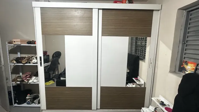 Doação de guarda roupa 
