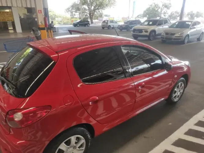 Peugeot 207 XR 1.4 Flex 8V 5P 2011