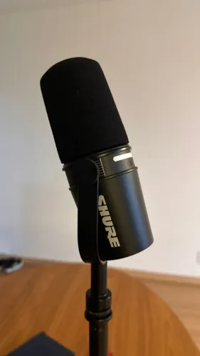 Microfone Shure Mv7+ Preto Usb Para Podcast + Brinde Suporte