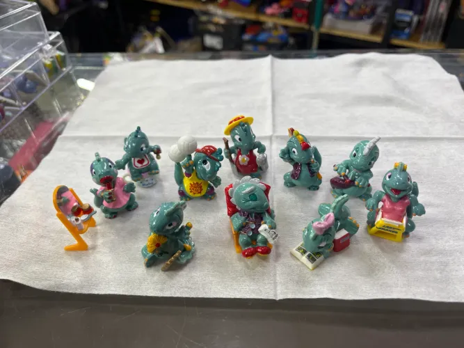 Kinder ovo Dino anos 90