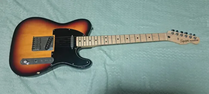 Guitarra Squier Affinity Sunburst