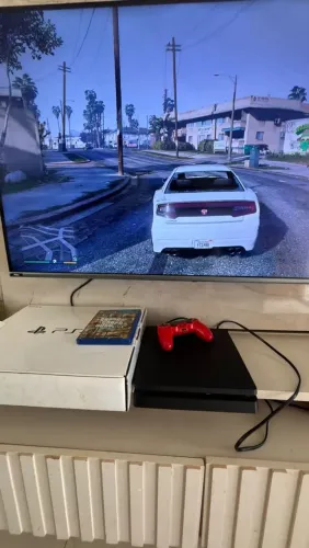 Ps4 slim 500gb 1 controle mais GTA 5
