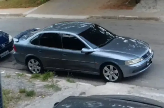 Chevrolet Vectra CD 2.2 16V / 2.0 16V Mec./aut. 2001
