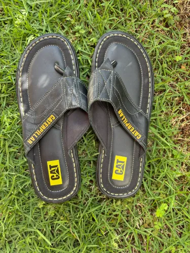 Chinelo marca caterpillar 44 novo.