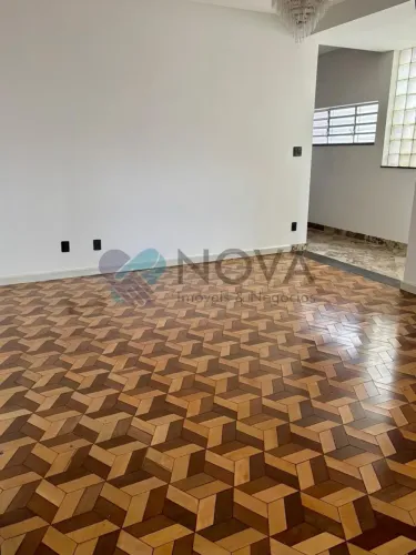 SOBRADO PARA LOCAÇÃO NO CENTRO DE ARARAQUARA IDEAL PARA RESIDENCIAL OU COMERCIAL